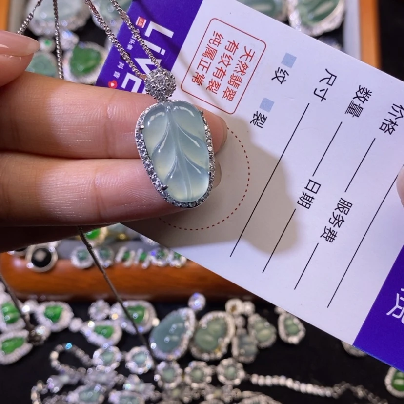 【闪购商品】翡翠颈饰未镶嵌天然