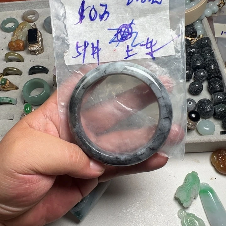 定制翡翠未镶嵌手镯