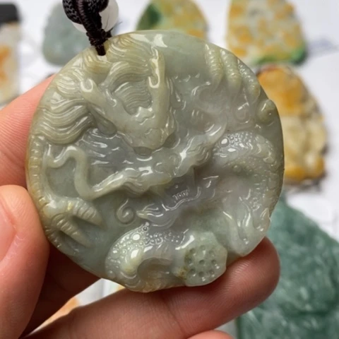 翡翠颈饰未镶嵌聚****环翡翠