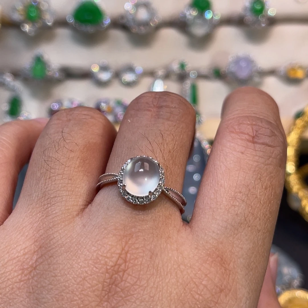 翡翠戒指18K金镶嵌冰蛋戒指