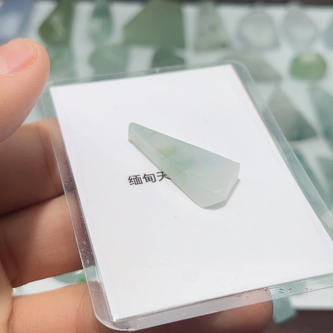 翡翠未镶嵌颈饰57888