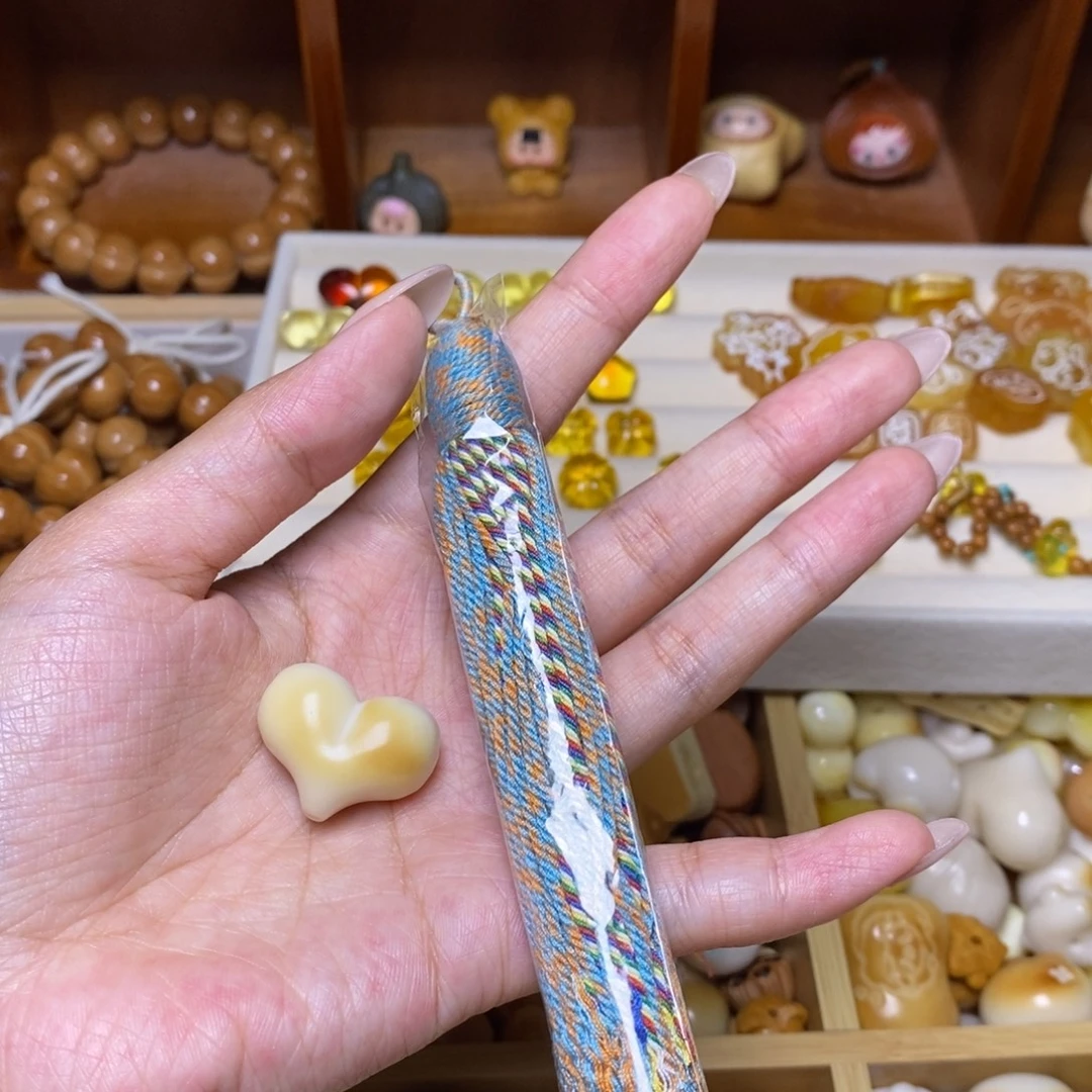 蛋***王炭烤爱心彩蓝流苏