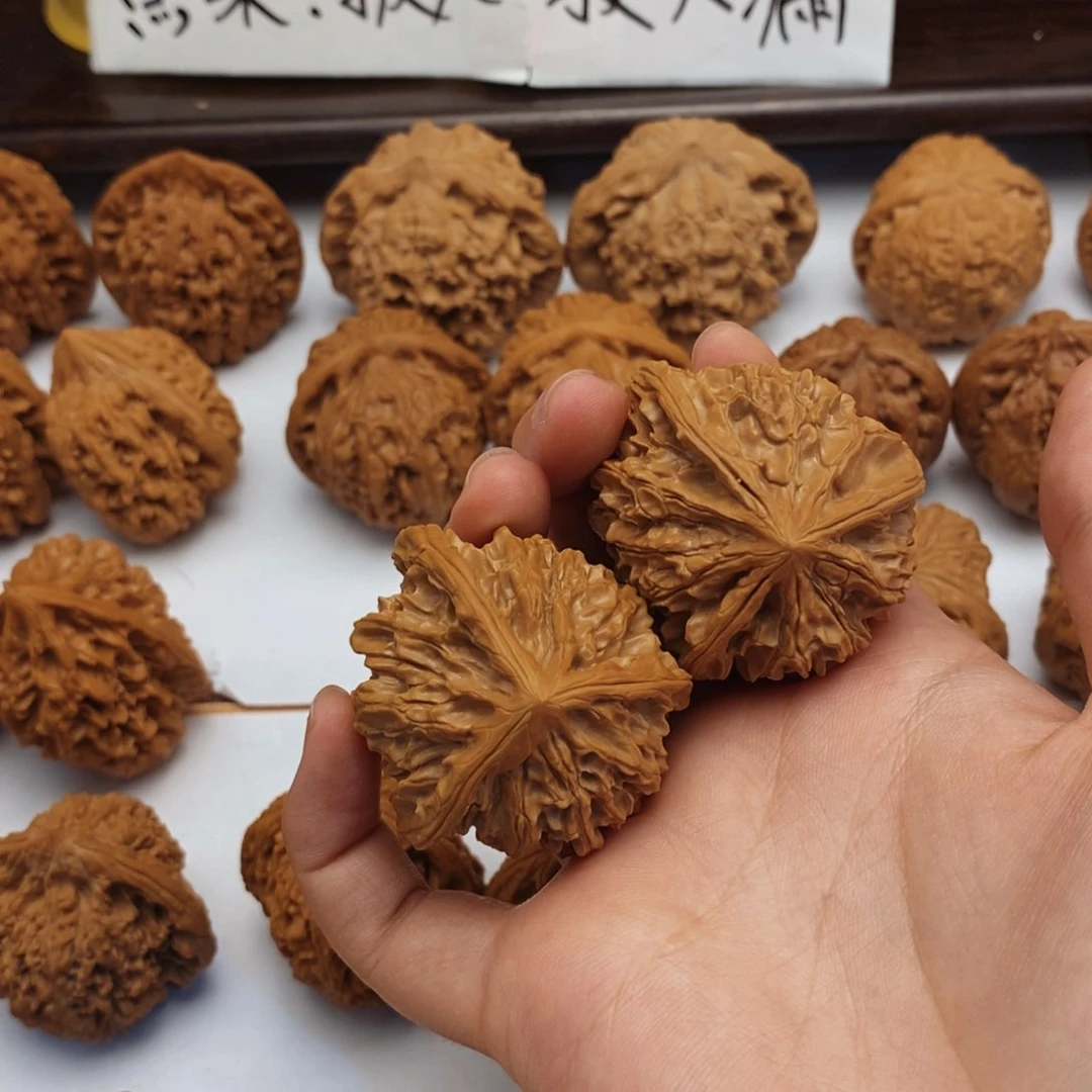 文玩核桃把件爱*谁玉麒麟三棱