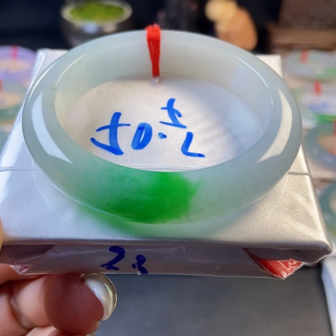 翡翠未镶嵌手镯2白底青阳翠绿