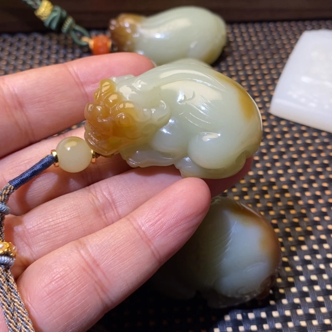 未镶嵌和田玉挂件