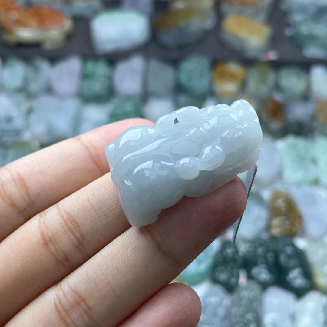 颈饰未镶嵌翡翠貔貅