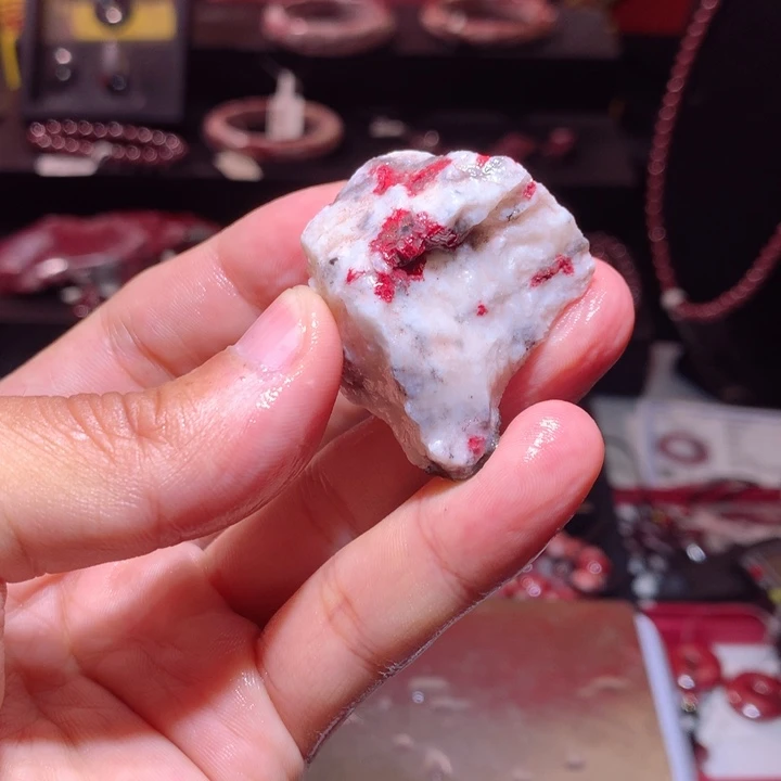 天然辰砂原石毛料