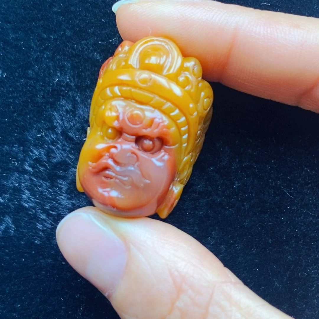 石英质玉（黄龙玉）未镶嵌颈饰