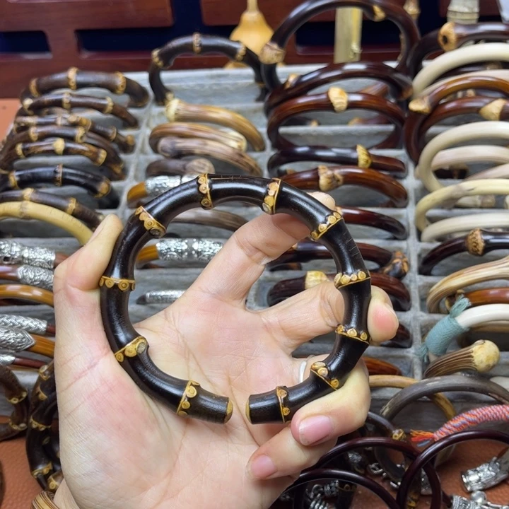 鸡翅木瑞*向我们在这里