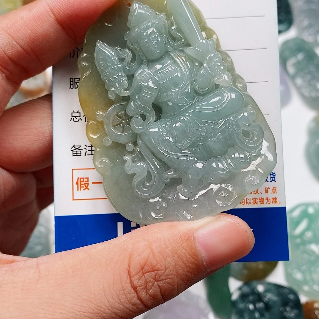 颈饰未镶嵌翡翠虚空藏菩萨