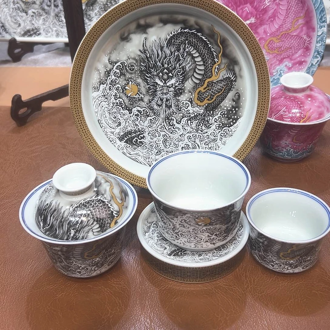 摆件景德镇市和上海浦东国际会展览中心