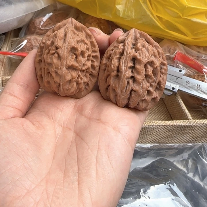 皮***翻吊坠文玩核桃红锦鲤43