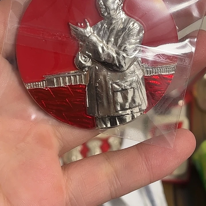 鸿***芯像章一一一天的努力