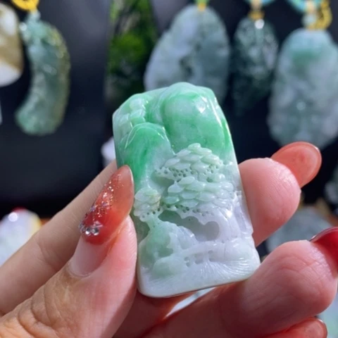 【闪购商品】颈饰未镶嵌翡翠山水