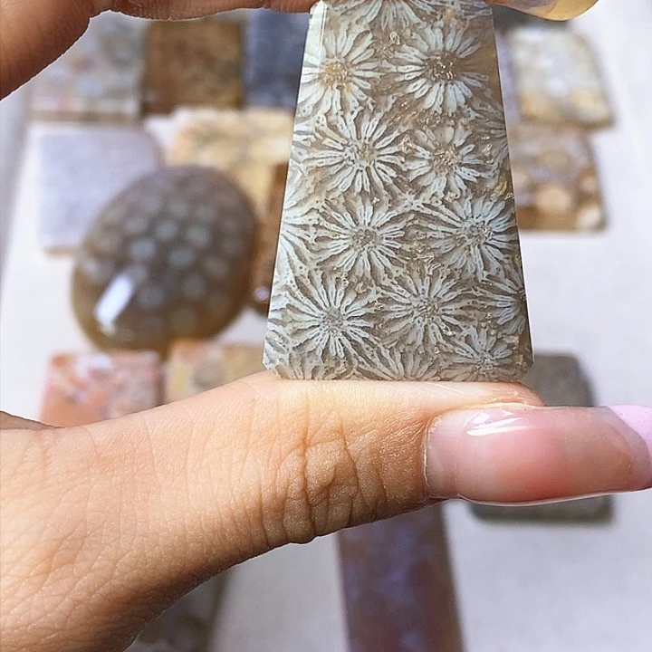 硅化玉颈饰合金倩