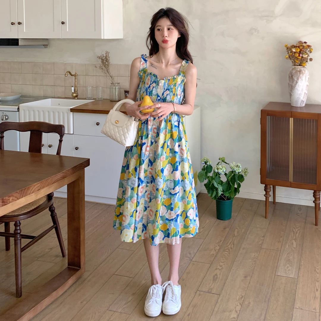 夏日女生多巴胺穿搭度假风连衣裙女夏季2025新款甜美印花吊带长裙
