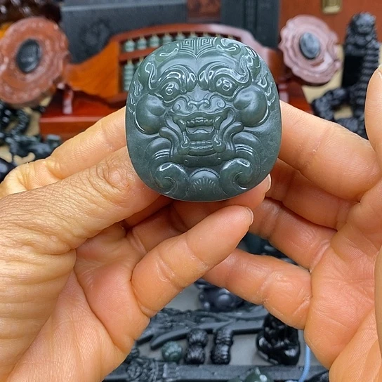 和田玉未镶嵌把件