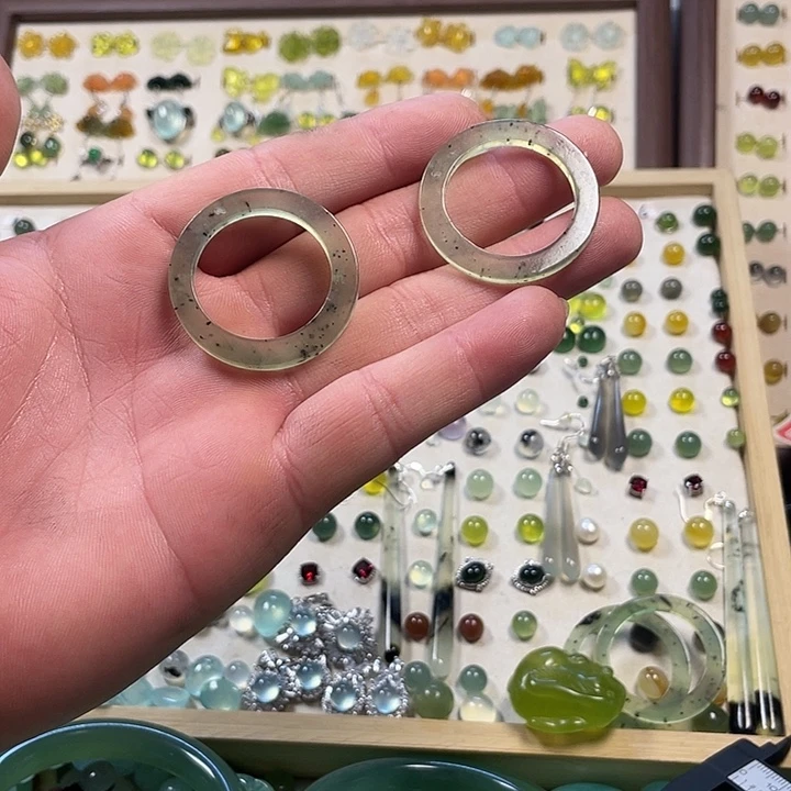 合金蛇纹石玉耳钉
