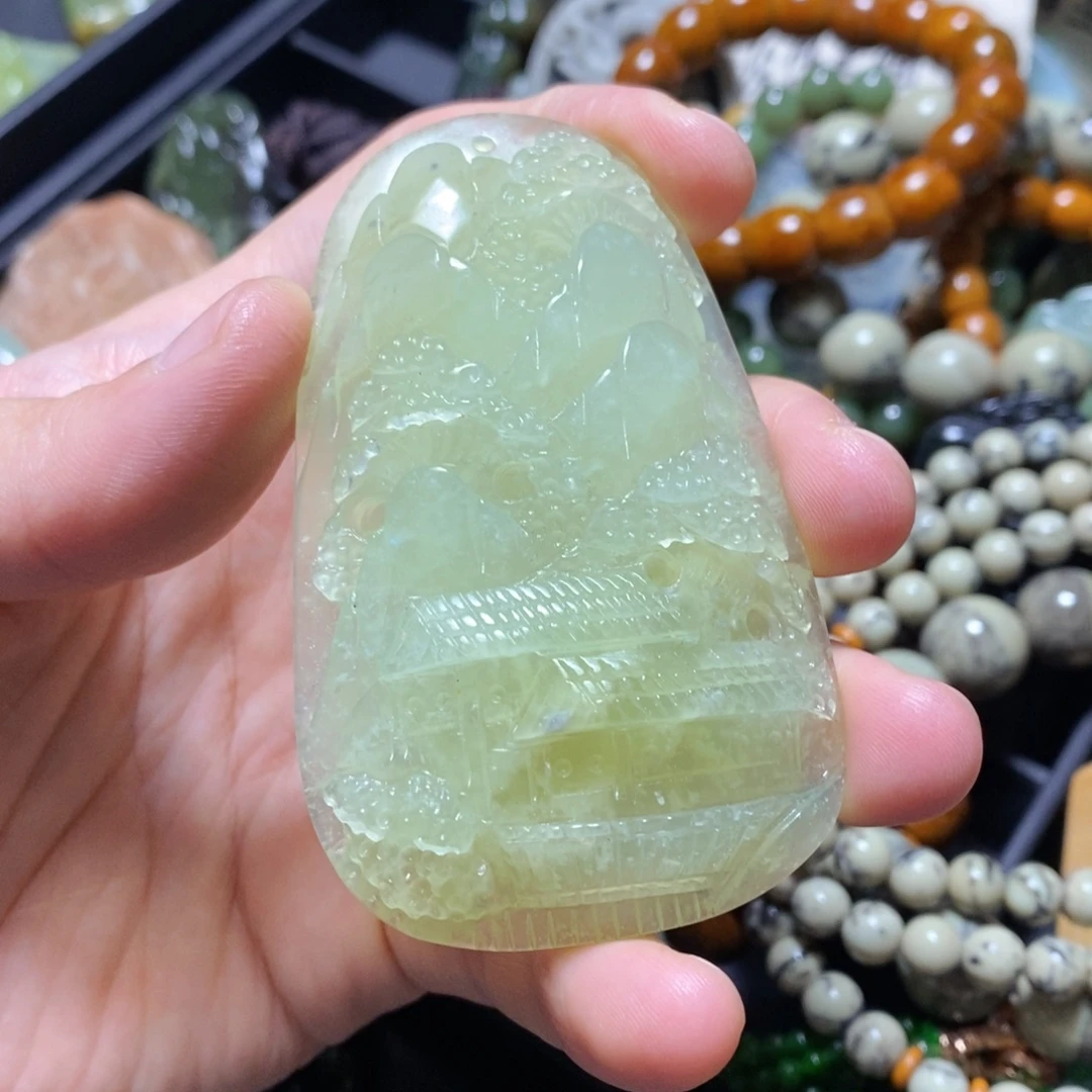 蛇纹石玉未镶嵌颈饰