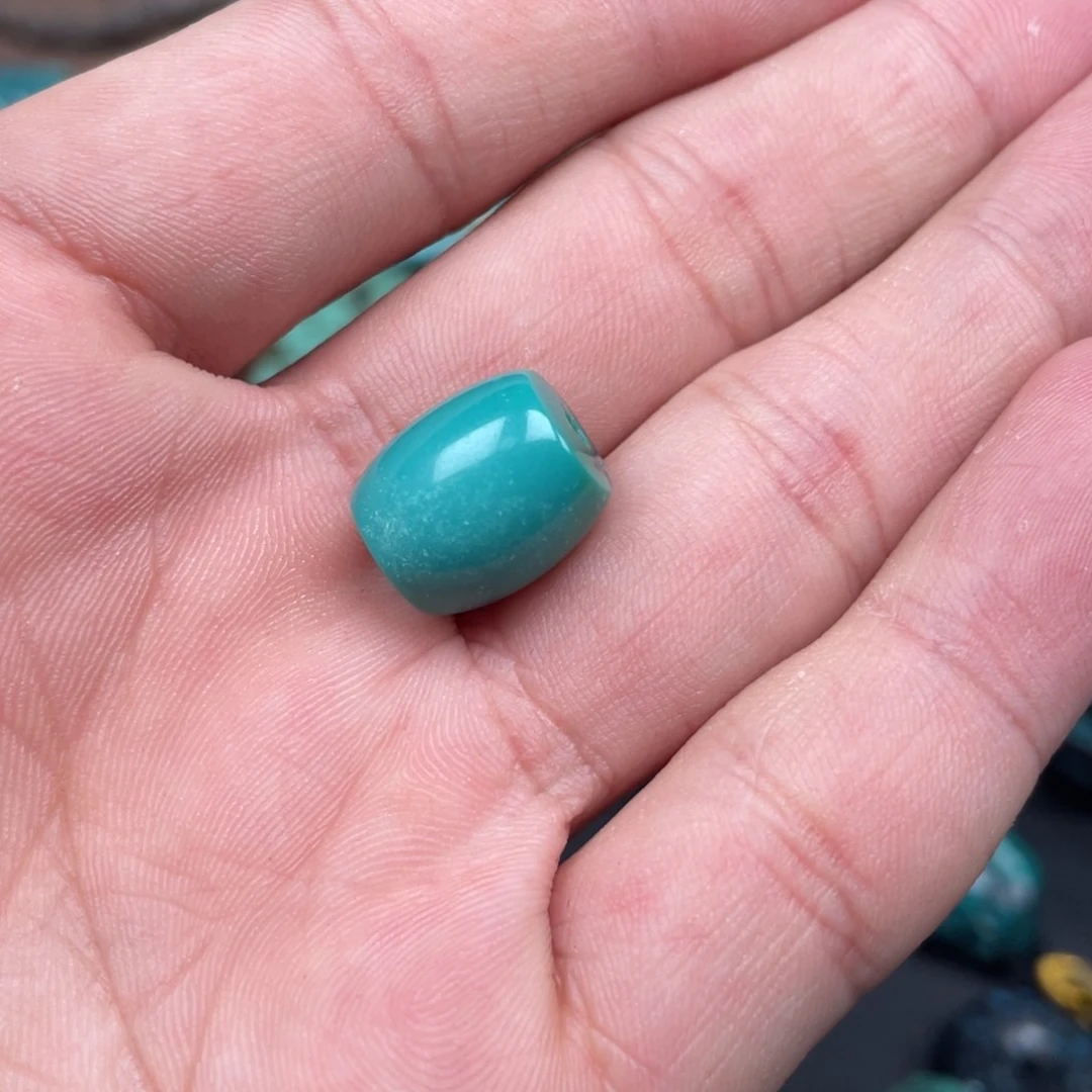 绿松石未镶嵌随形桶珠