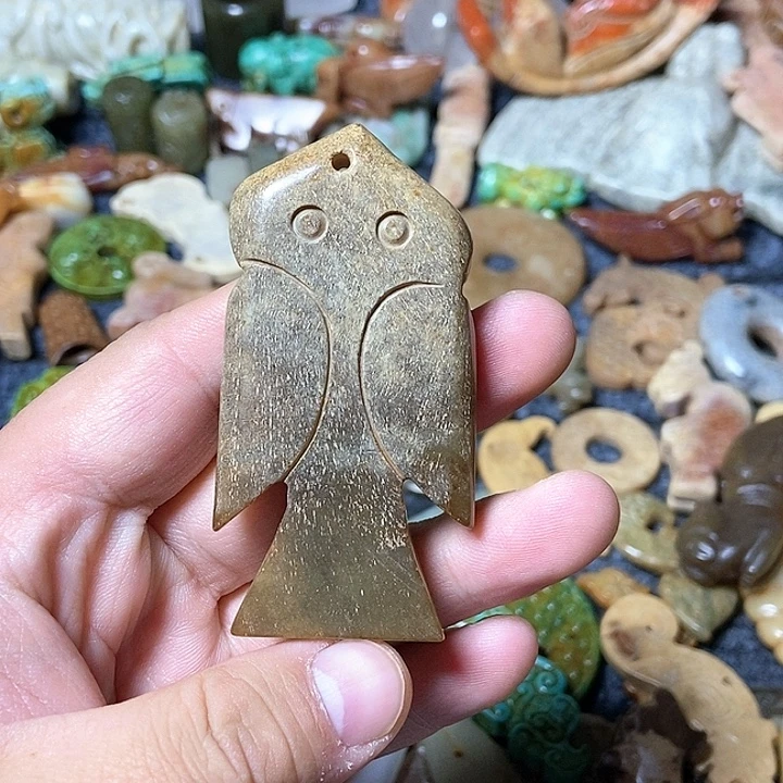 和田玉未镶嵌颈饰1