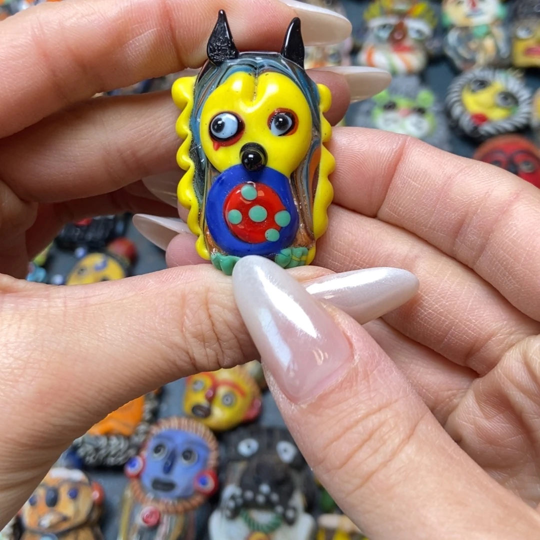 颈饰琉璃小猫头鹰