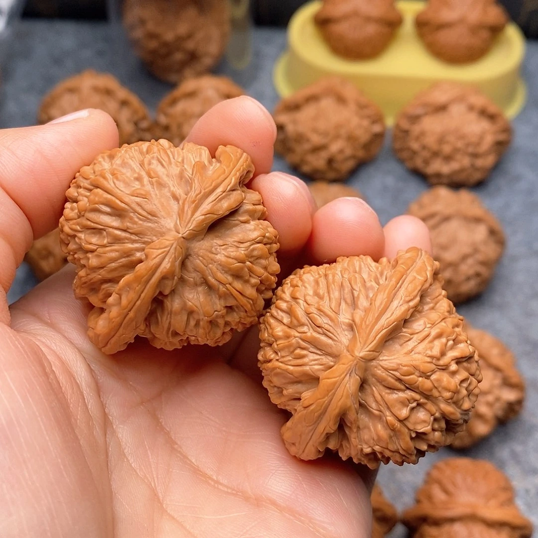 文玩核桃把件白狮子41.8尺