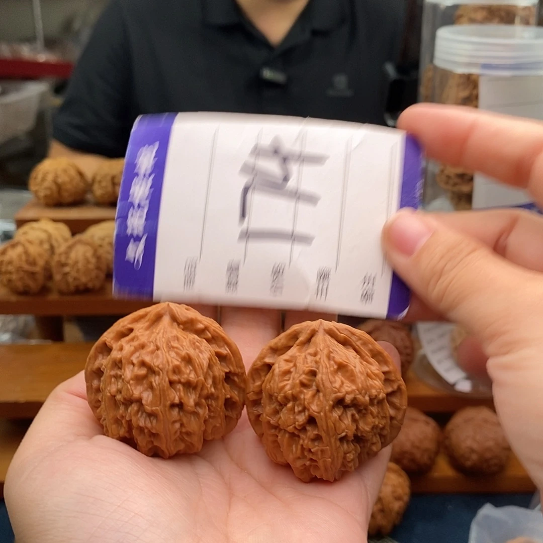 文玩核桃把件40三角白