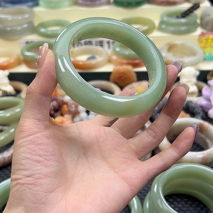 ℳ***ゝ未镶嵌手镯石英岩玉
