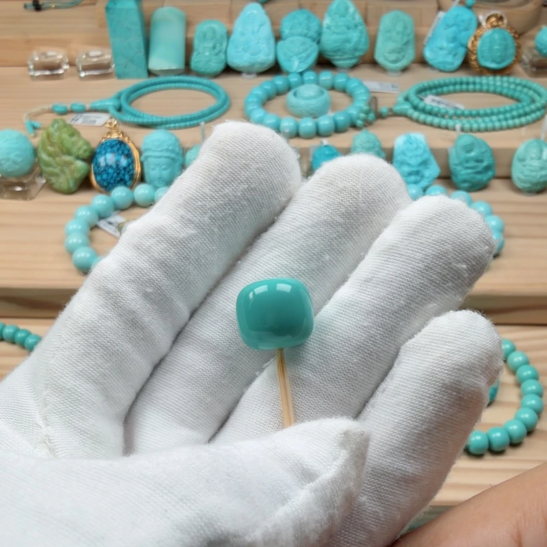 绿松石未镶嵌珠宝奇石