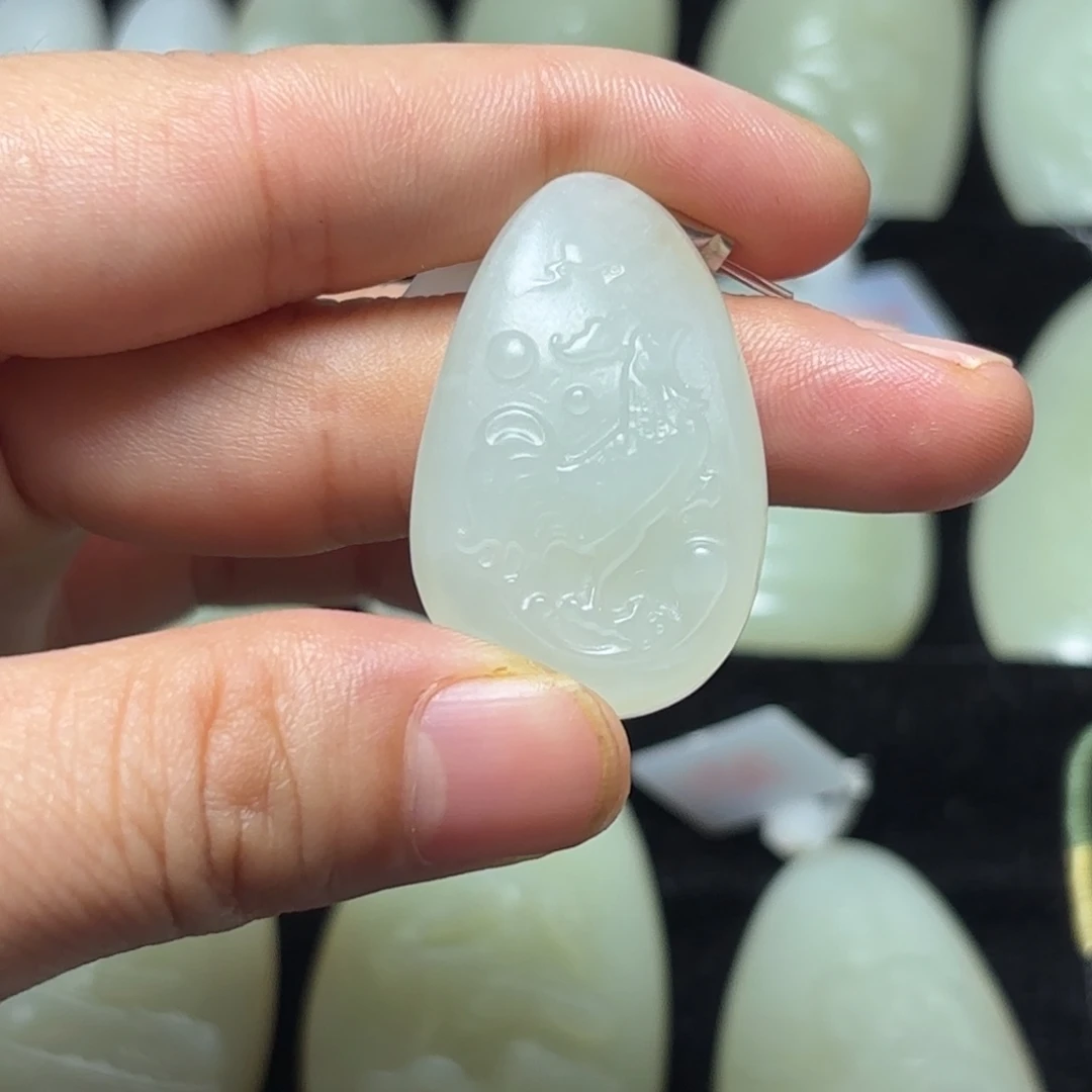 和田玉未镶嵌吊坠(不含链)和田玉