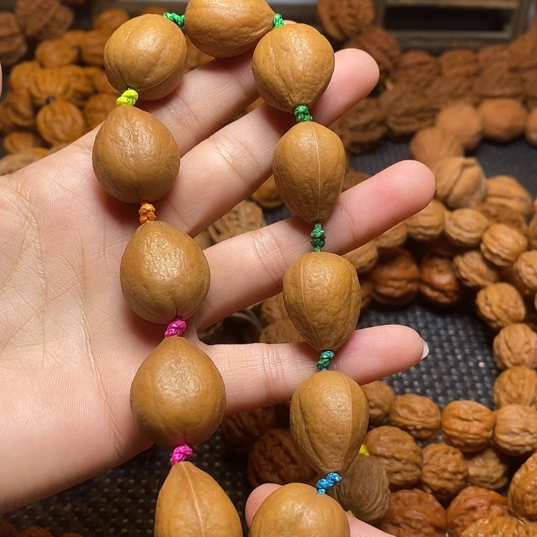 手串文玩核桃鸡宝手持