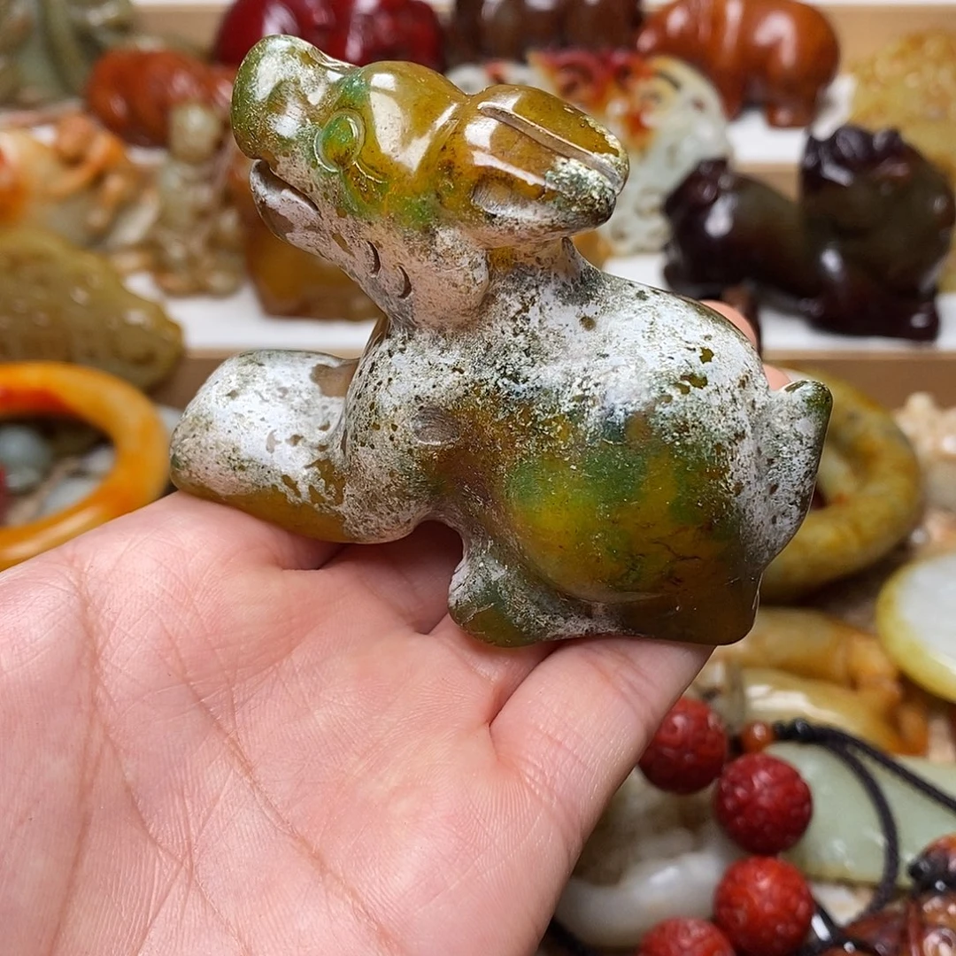 蛇纹石玉未镶嵌颈饰