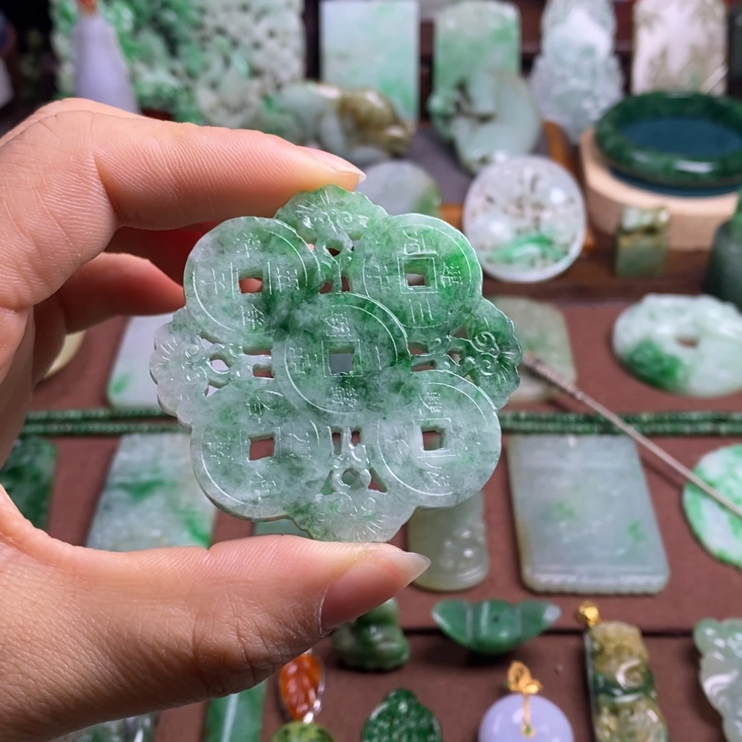 吕***）翡翠未镶嵌挂件111111111111111111