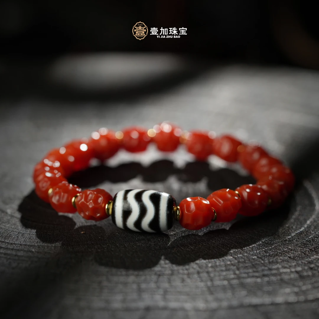 壹加林妹妹 | 玛瑙建成黑白捶打纹红肉手串系列多样性发一