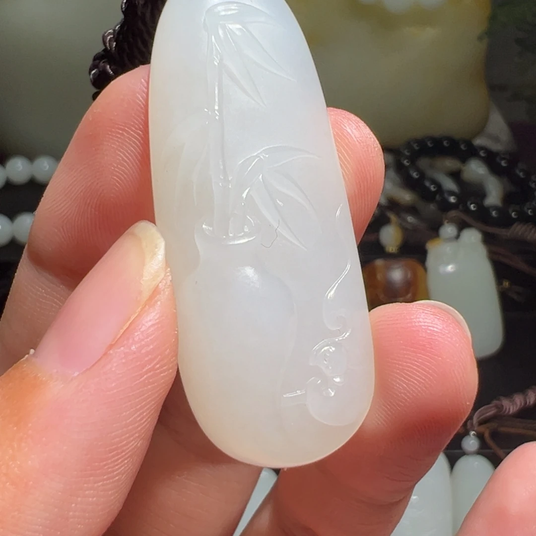 未镶嵌和田玉（子料）挂件