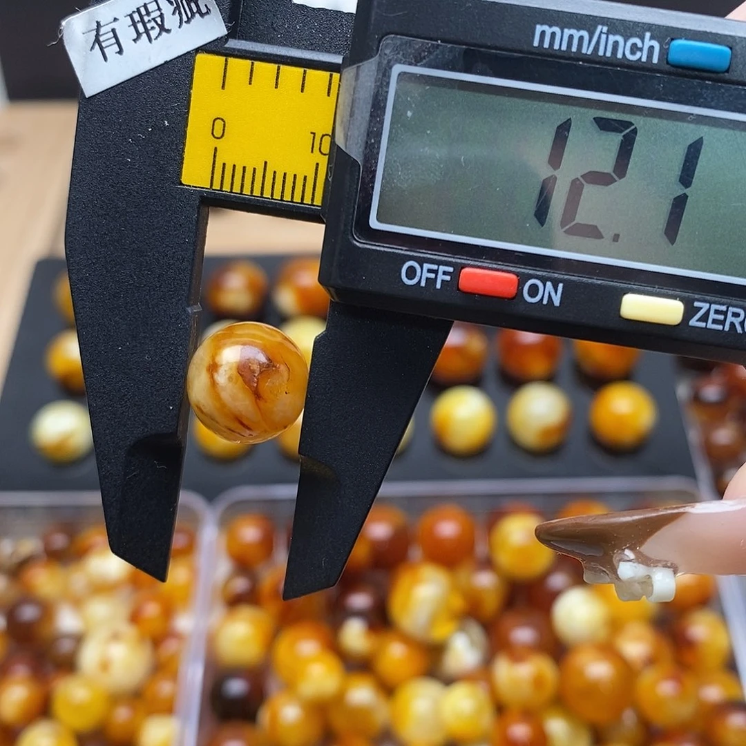 虫珀未镶嵌裸石蜜蜡843