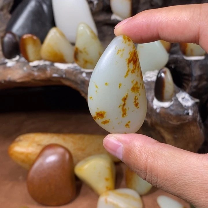 颈饰未镶嵌和田玉“****”