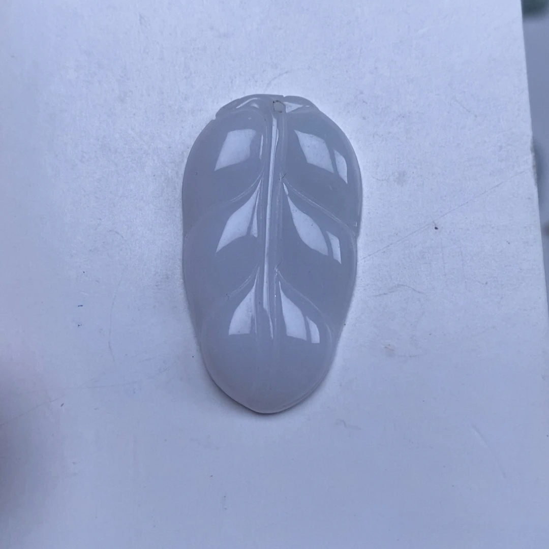 翡翠未镶嵌颈饰叶子