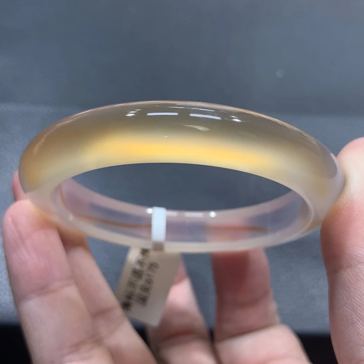 玛瑙/玉髓手镯未镶嵌云*仧