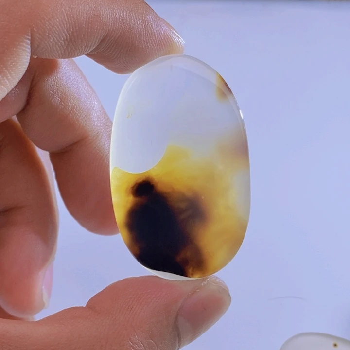 玛瑙/玉髓颈饰未镶嵌丫**?