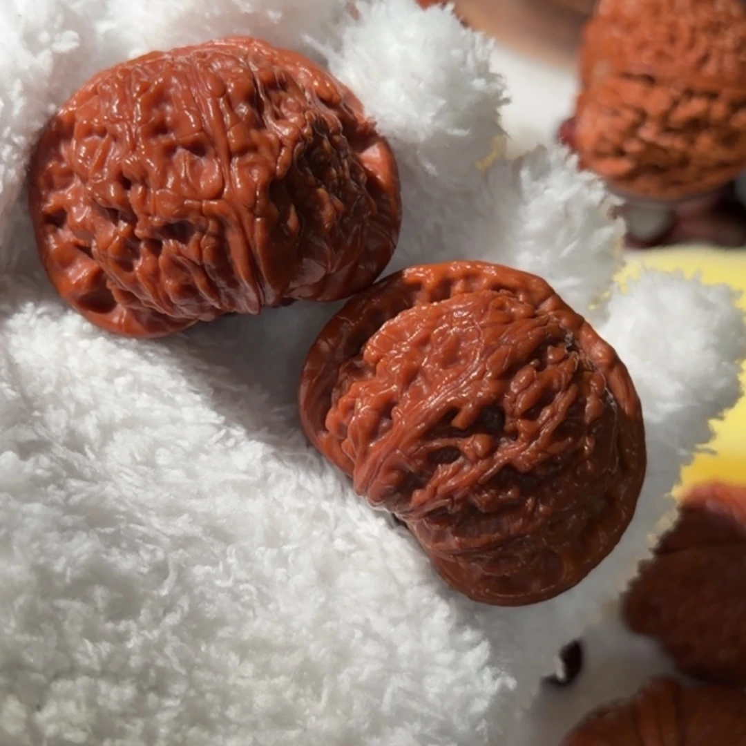 山***上文玩核桃吊坠粉丝回血45尺白狮子全