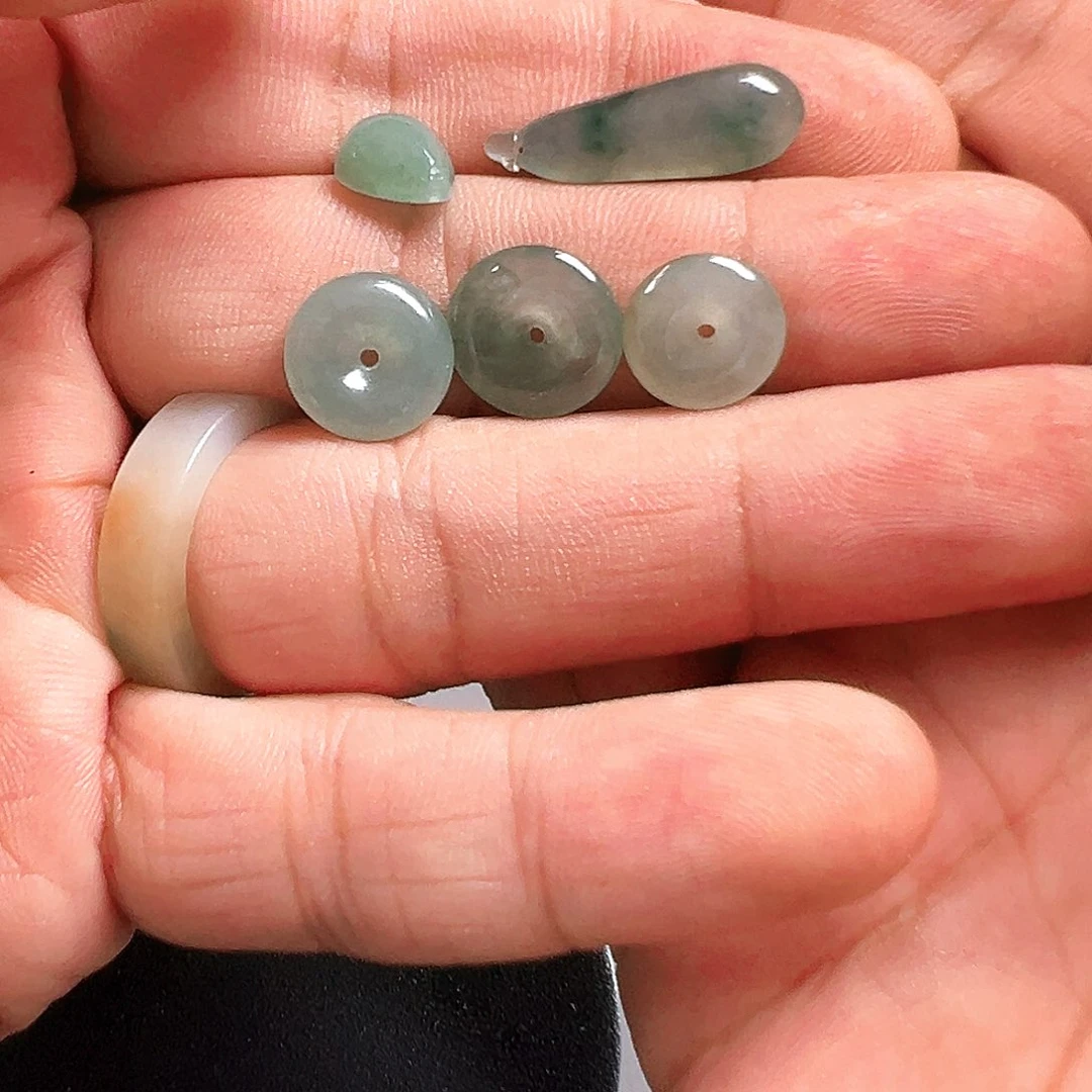 未镶嵌翡翠耳饰翡翠