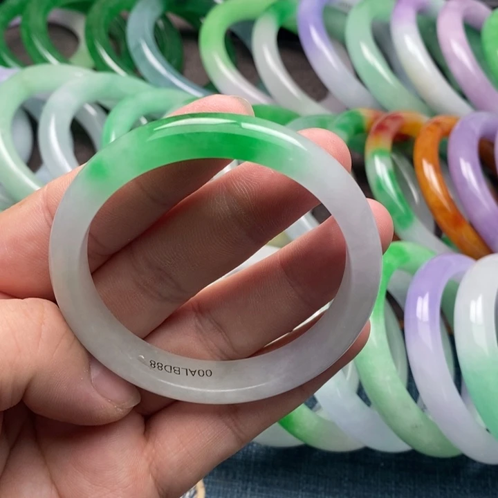 兔***叔仿水晶非金属高端手镯08