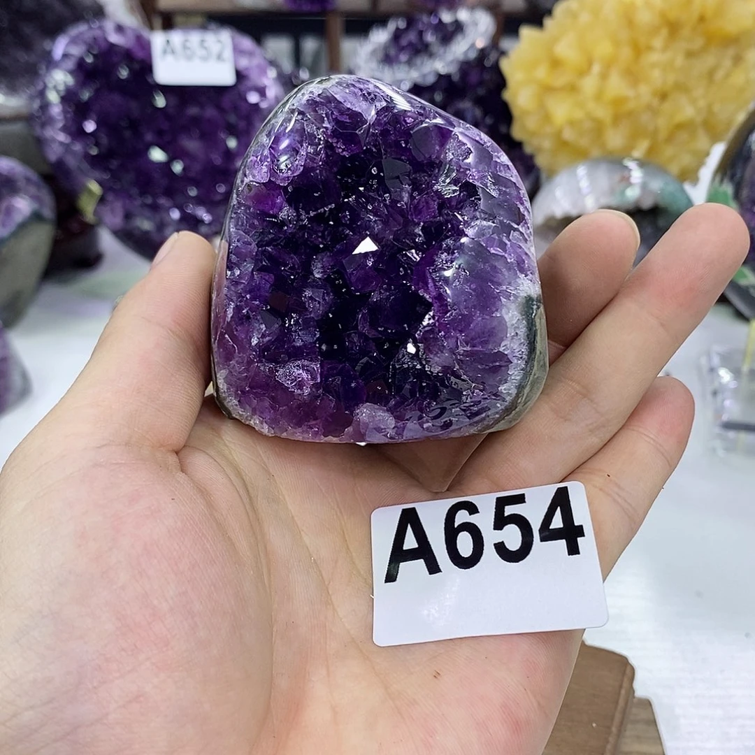 未镶嵌水晶大型摆件（非配饰）