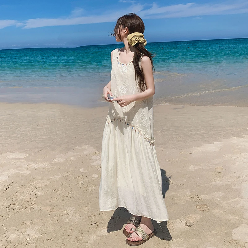 法式浪漫重工贝壳亮片长款连衣裙女夏2025新款白色气质无袖背心裙