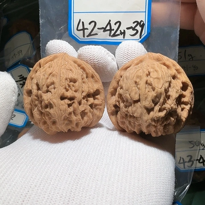 吊坠文玩核桃南疆球20