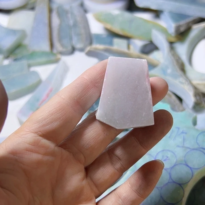 颈饰未镶嵌翡翠挽*?