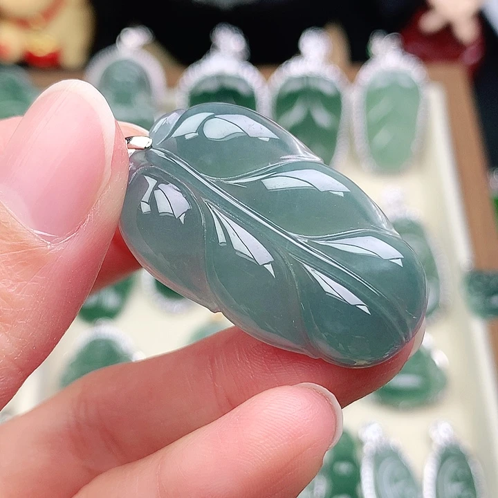 颈饰未镶嵌翡翠吊坠
