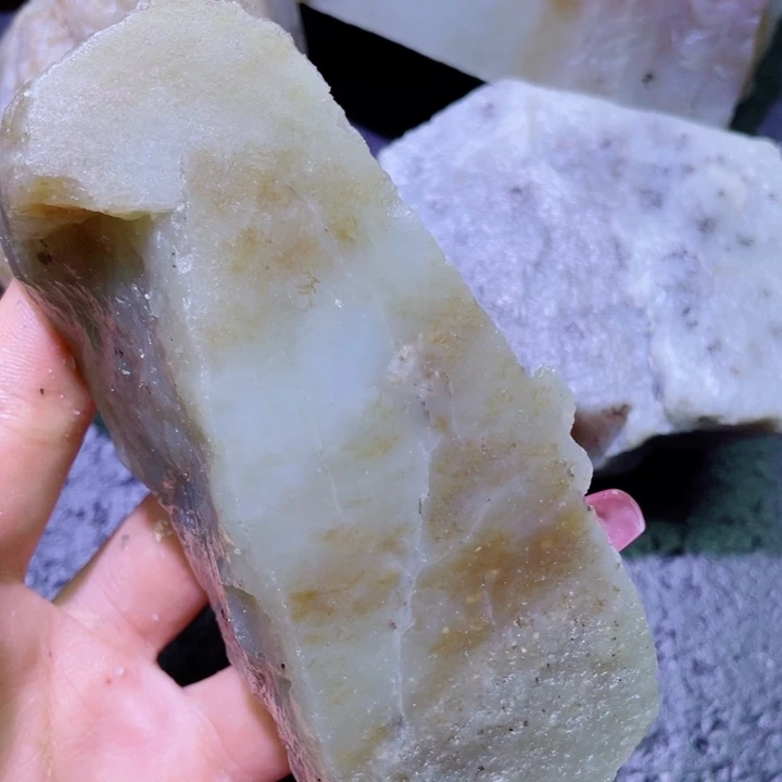 和田玉未镶嵌珠宝半成品